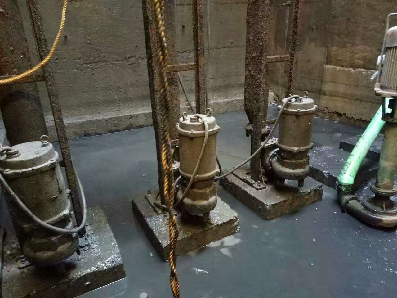 治多污水池清理